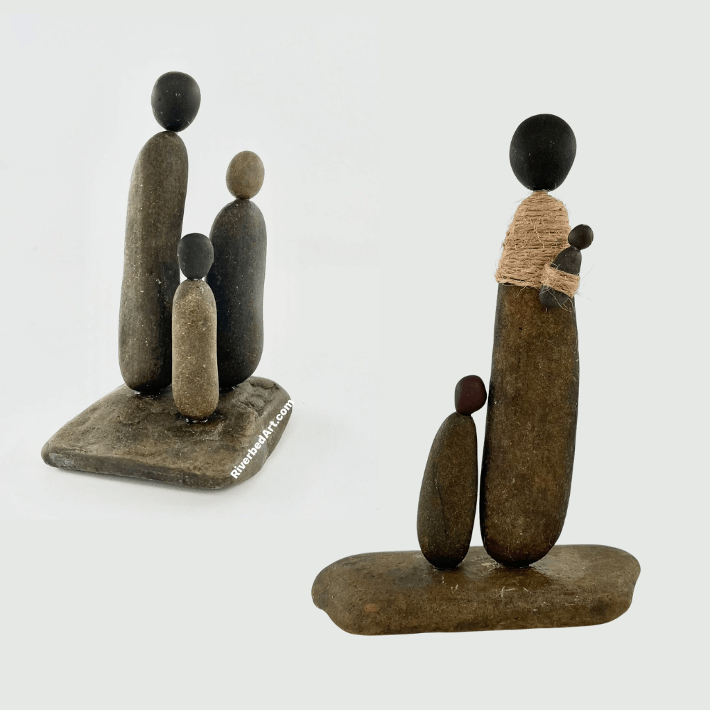 Early family and mother-and-children sculptures made entirely with river stones